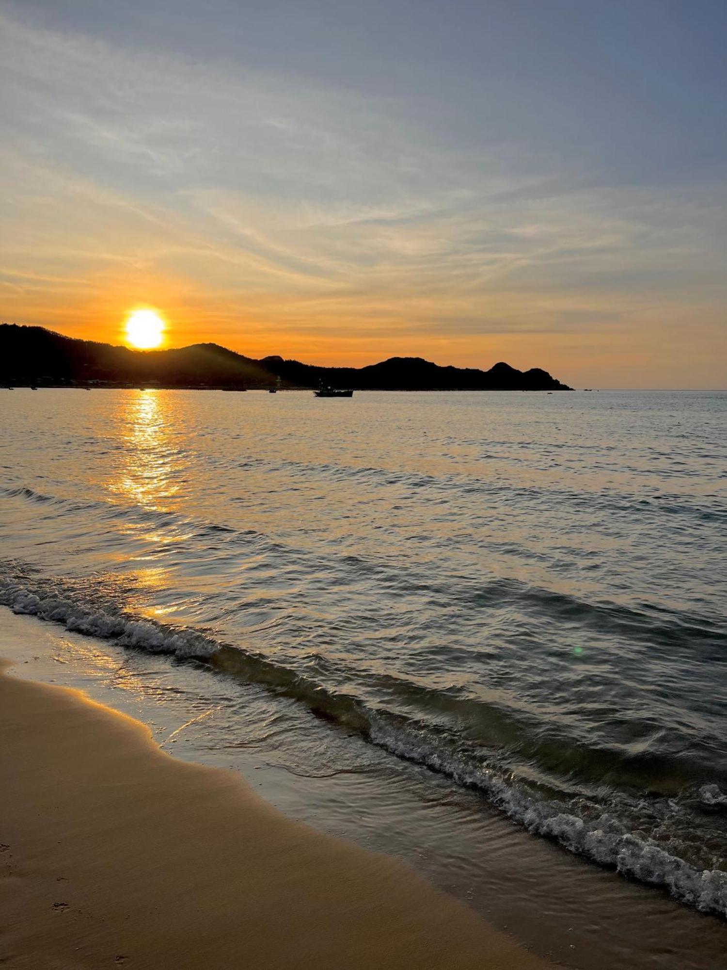 Robinson Beach Bungalow Vinh Hoa Exterior foto